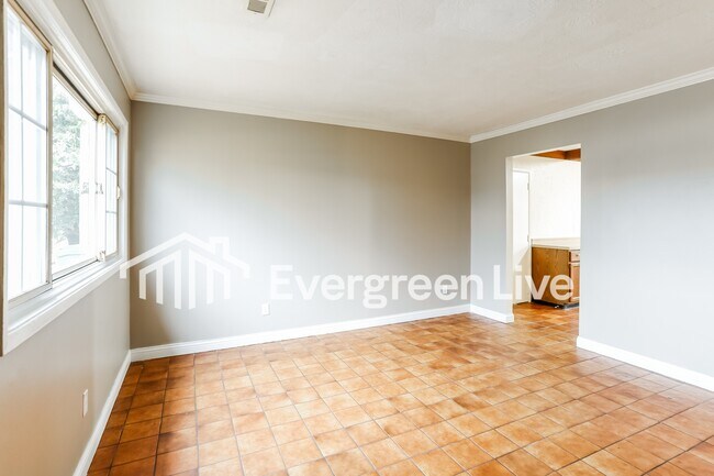 Foto del edificio - 5336 Mapleridge Dr