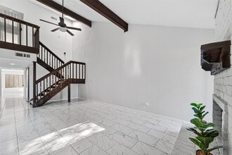 Building Photo - 8046 Ellinger Ln