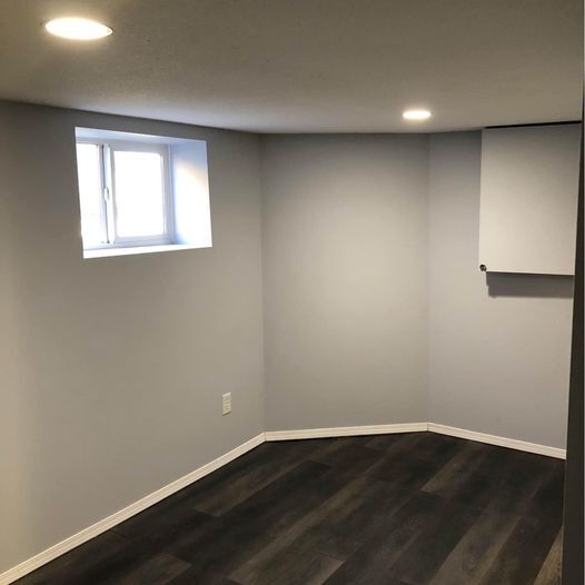 Building Photo - 1177 Connaught Dr