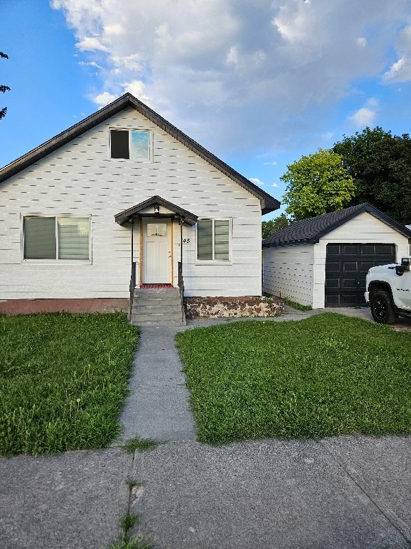 Building Photo - 145 N Byron Ave