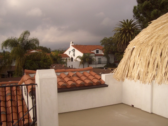 Building Photo - 910 Castillo St