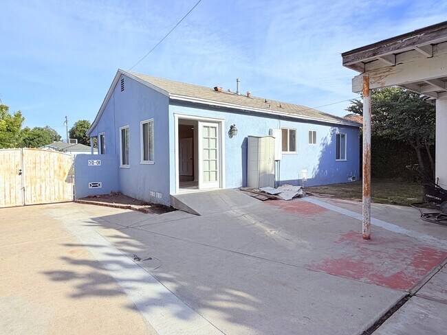 Building Photo - Charming front house 2b/d 2 b/a