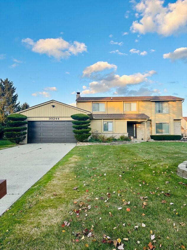 Primary Photo - 30244 Southampton Ln