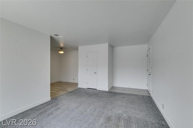 Building Photo - 5260 River Glen Dr