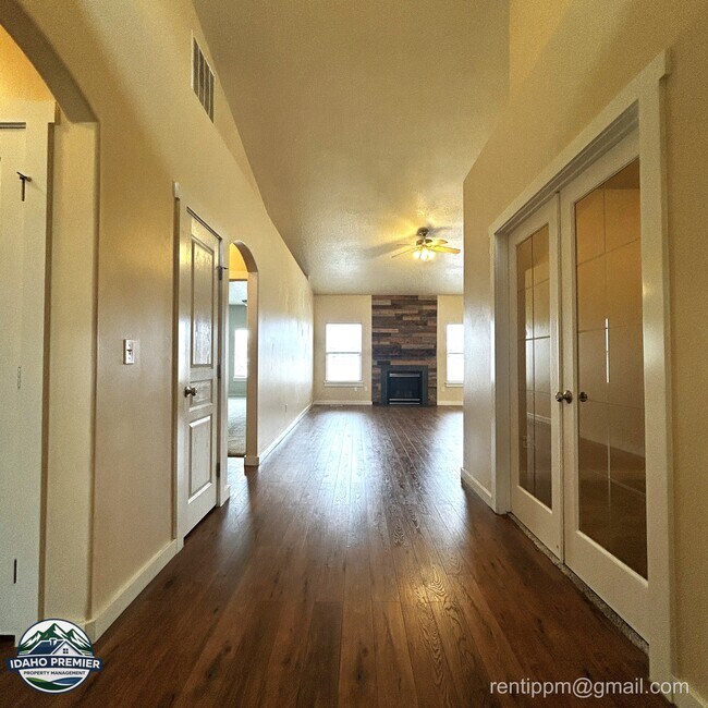 Foto del edificio - 2546 W Cerulean Dr