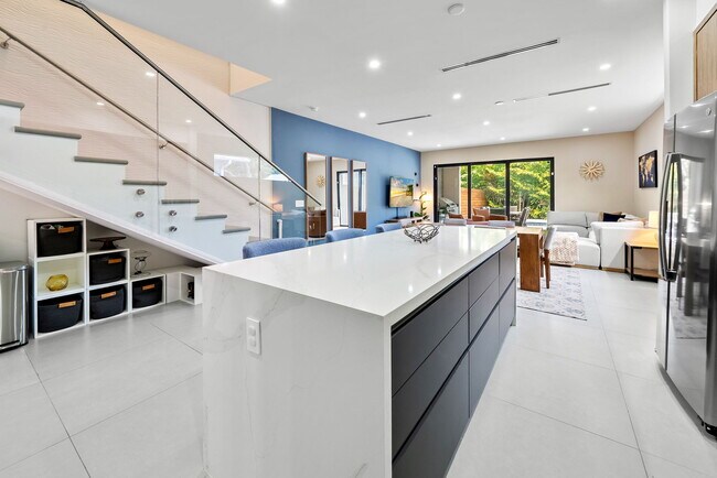 Foto del edificio - 325 SW 16th St