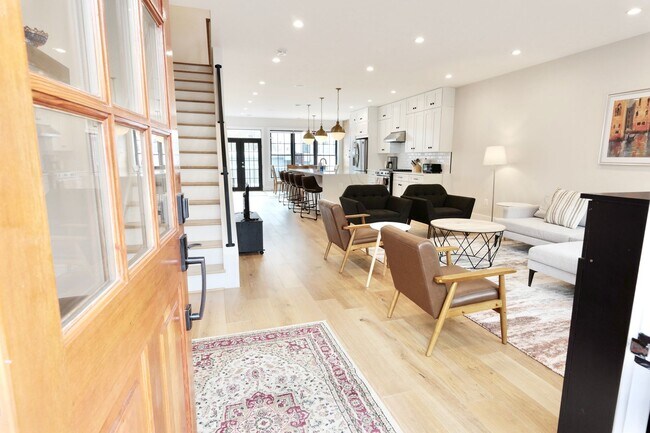 Building Photo - Luxury Rowhouse Living in Columbia Heights (w/Solar!)