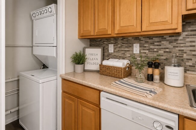 Building Photo - Gwynnbrook Townhomes