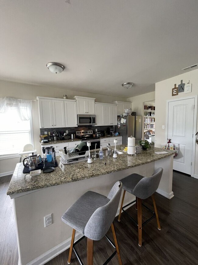Foto del edificio - 2913 Seven Kings Ct