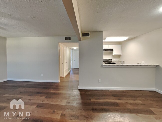 Foto del edificio - 624 E 3rd St