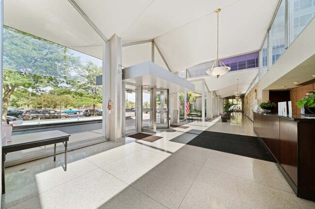 Building Photo - 3550 N Lake Shore Dr