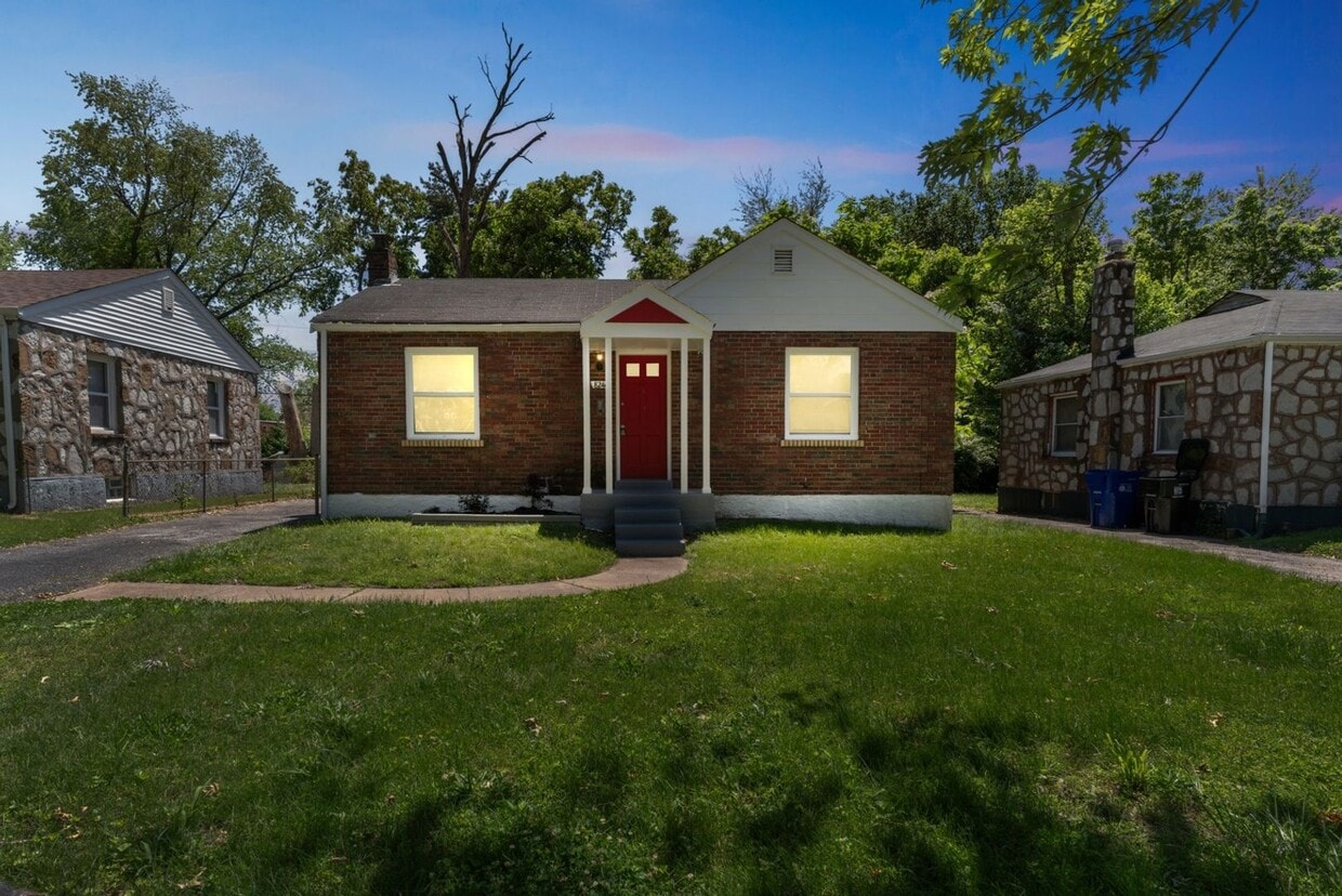 Primary Photo - Charming 2BR House in Saint Louis