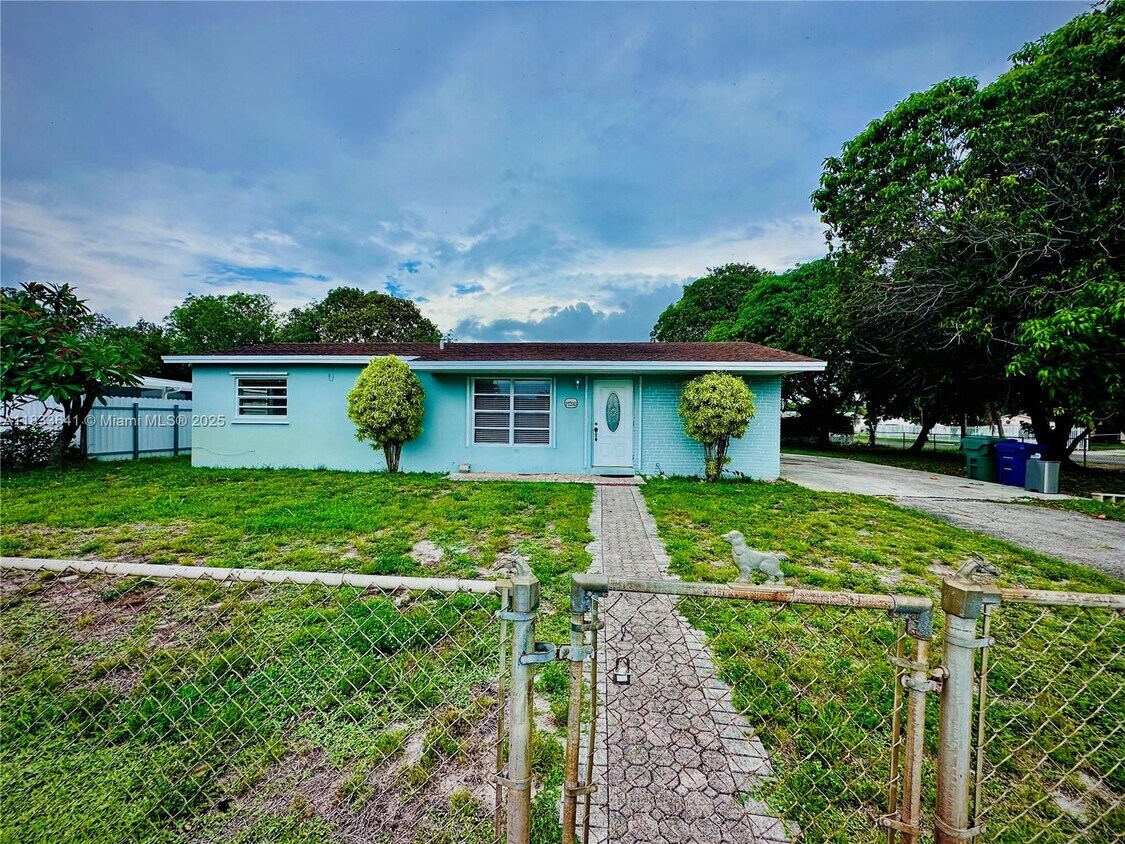 Foto principal - 17210 NW 50th Ct