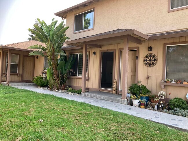 Building Photo - 1040 Plum Ct