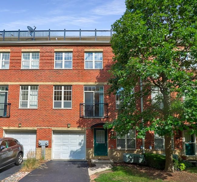 Building Photo - 3255 N Bay Ct