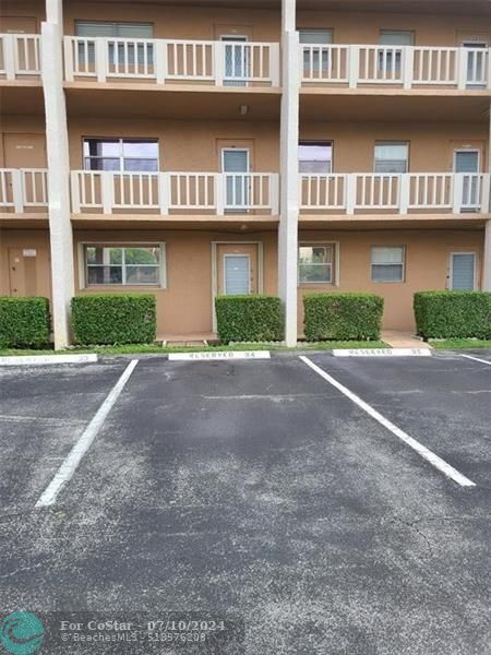 Foto del edificio - 6650 Royal Palm Blvd