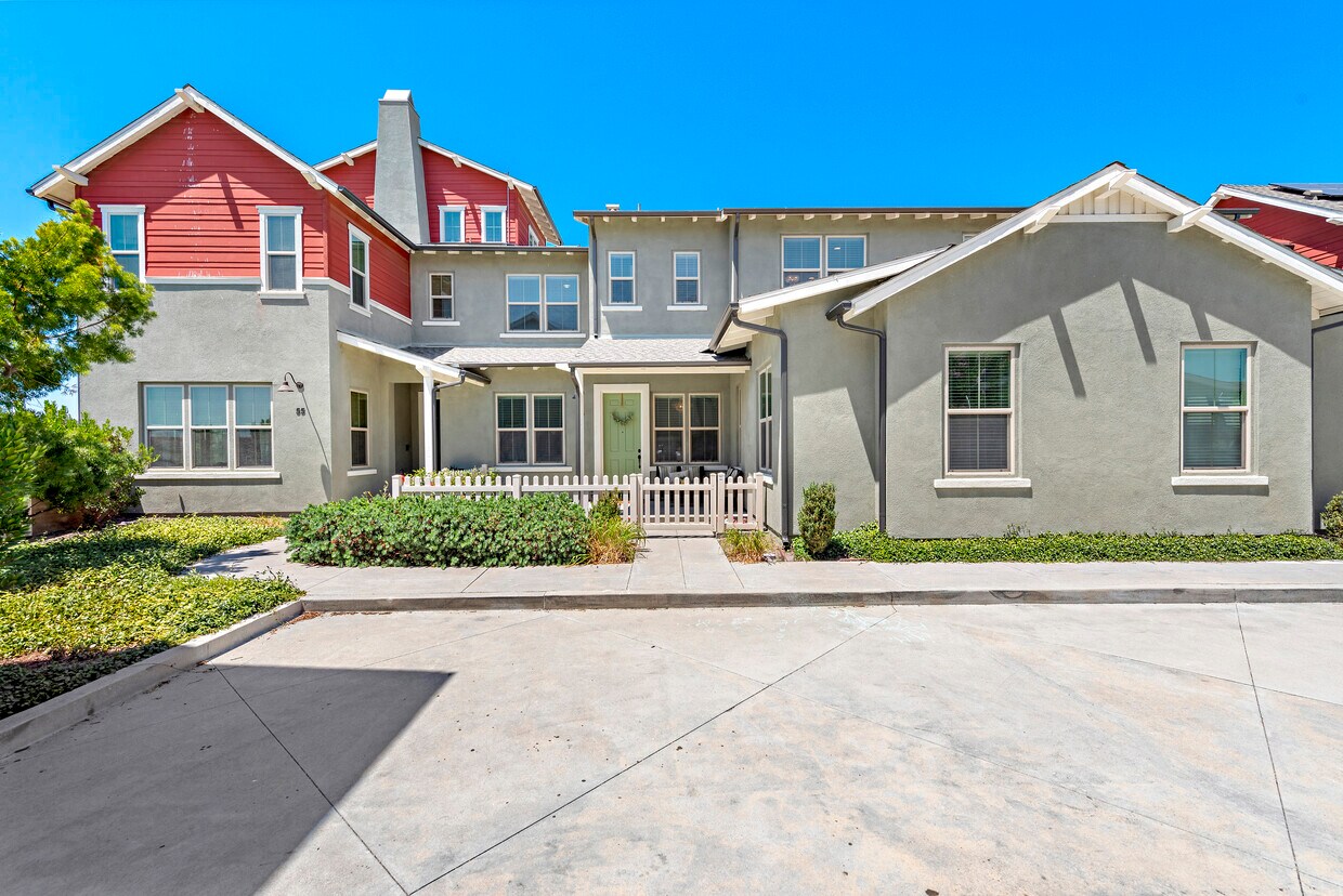 57 Promesa Ave, Rancho Mission Viejo, CA 92694 Townhome Rentals in