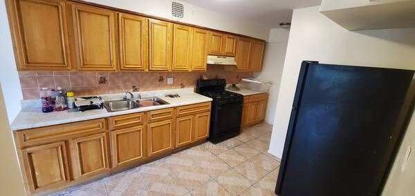 Building Photo - 658 E 79th St