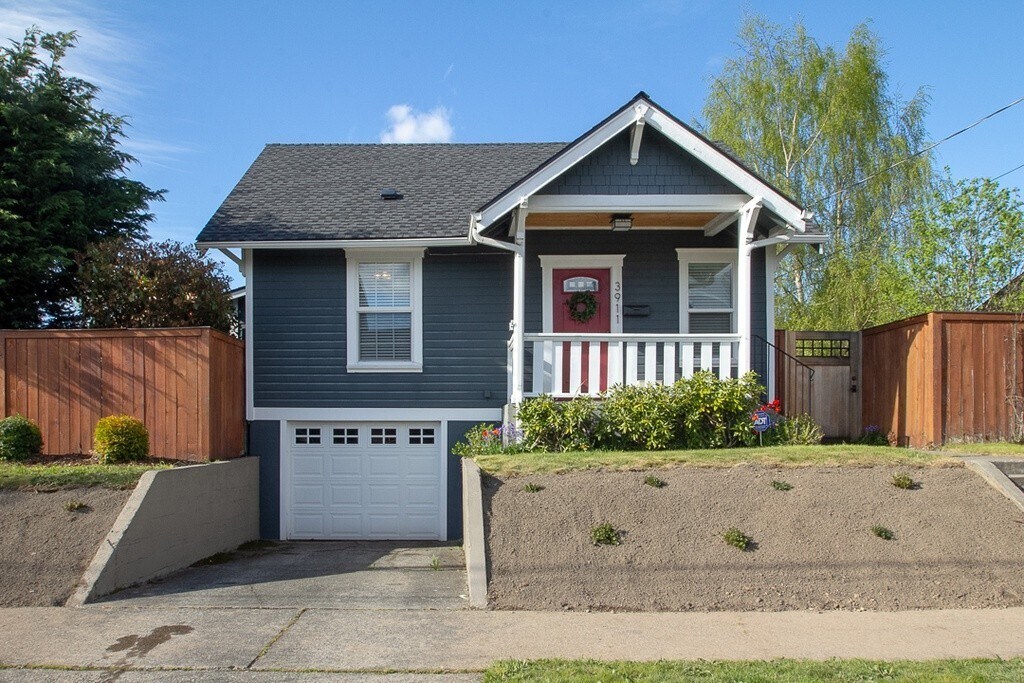 Foto principal - Updated Proctor District Craftsman
