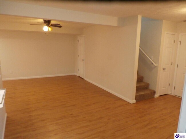 Foto del edificio - 344 School Side Dr