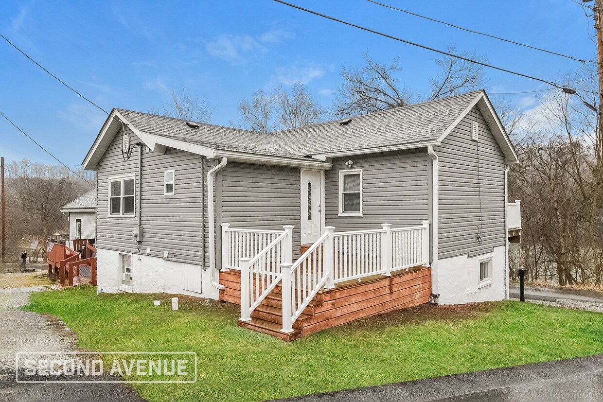 Primary Photo - 385 Chestnut St