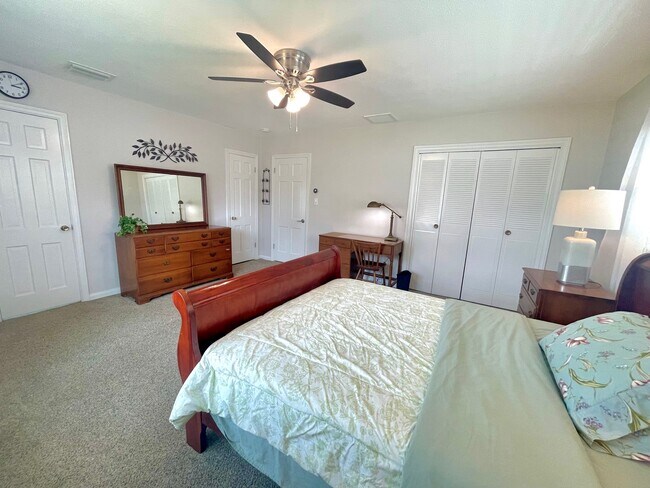 Foto del edificio - 4510 Cranston Pl