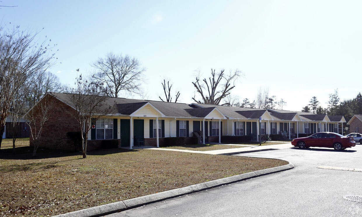 Camellia Garden Apartments Apartments in Century, FL