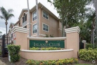 Building Photo - 5303 Bay Club Cir