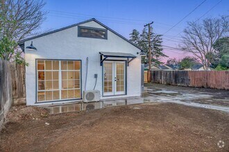 Building Photo - 1515 N Carruth Ave