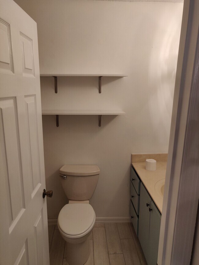 (Sorry for the lack of detail on the bathroom. It was difficult to get a picture of the shower, but should be able to view it better using the virtual tour located in the description.) - 351 Somerset Dr