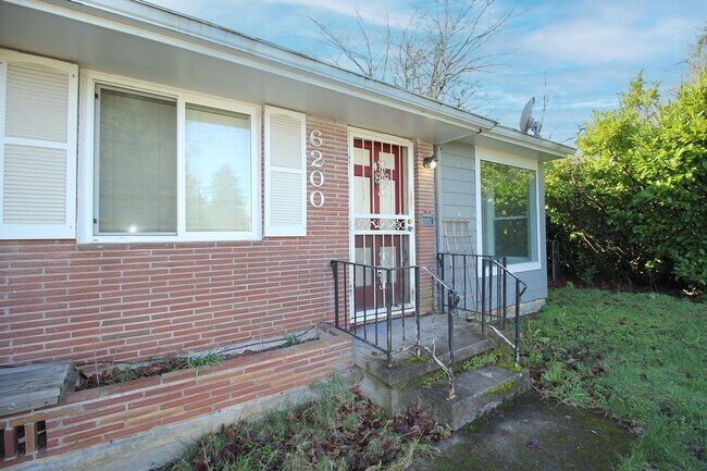 Foto del edificio - 6200 NE Shaver St