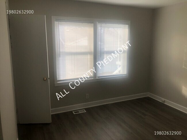 Building Photo - 1028 Rodey Ave