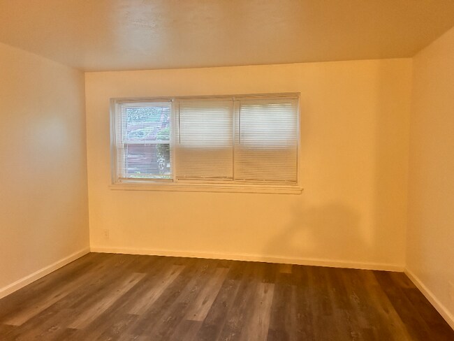 Foto del edificio - 3034 S Moreland Blvd