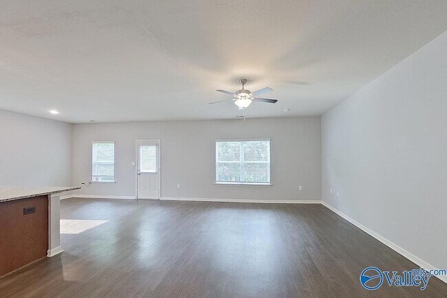 Foto del edificio - 1044 Pilgrim Ln