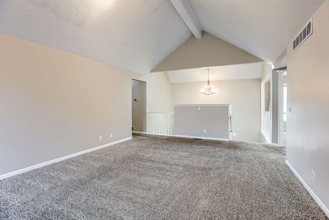 Building Photo - West Omaha Gem!!