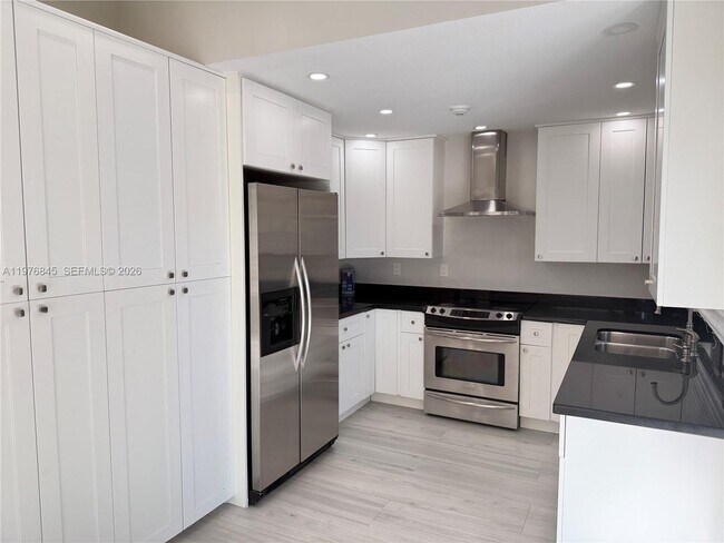 Foto del edificio - 10241 SW 132nd Ave