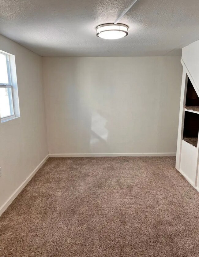 Foto del edificio - 2713 W Maine St