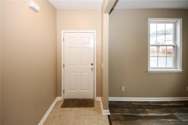 Foto del edificio - 170 Windcroft Ln NW