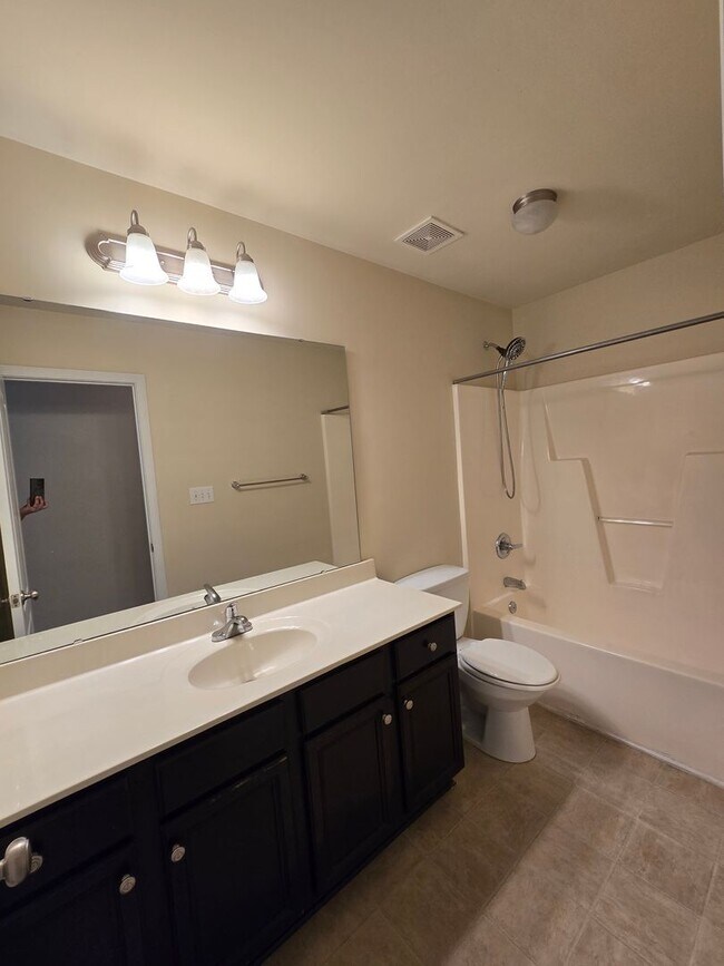 Foto del edificio - 3557 Castlefield Ln