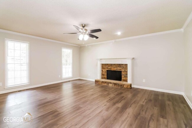 Building Photo - 393 Abbington Ln