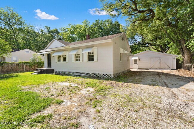 Foto del edificio - 3142 3rd St Cir S