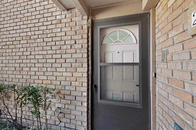 Foto del edificio - 2018 Warnford Pl