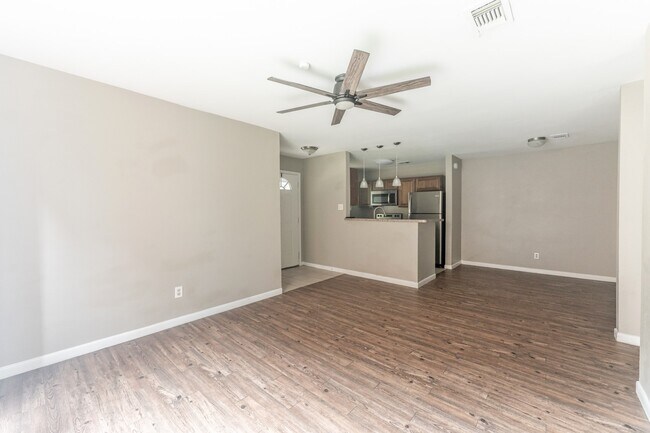 Foto del edificio - 2402 Sycamore Ave