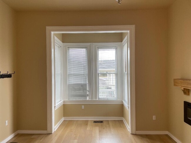 Building Photo - 1168 10th St