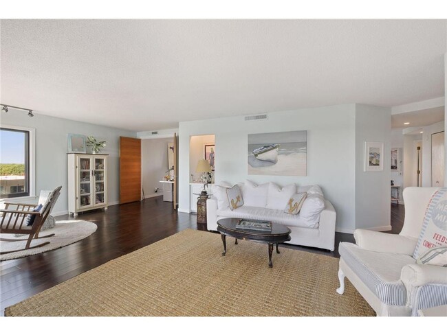 Building Photo - 2950 Dean Pkwy