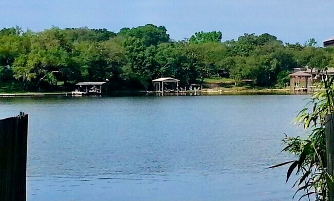 Foto del edificio - 550 Pocahontas Dr