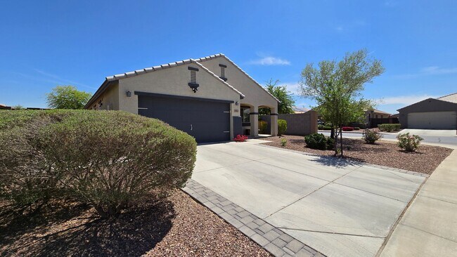 Foto del edificio - Beautifully updated home in Las Brisas Community of Goodyear!