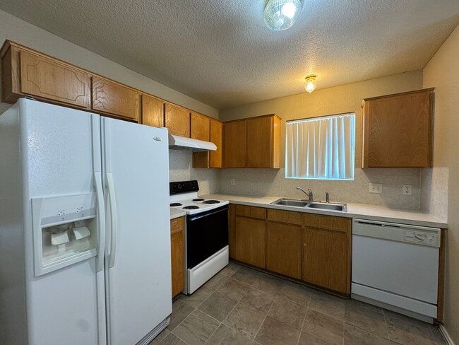 Building Photo - 4408 Abigail Dr