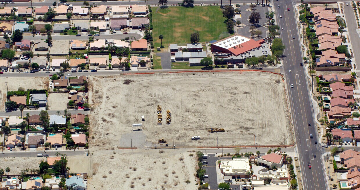 Foto aérea - Veterans Village of Cathedral City