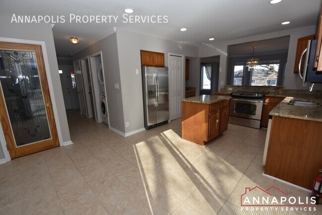 Building Photo - 1363 Washington Dr